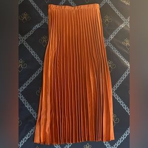 High waist solid, pleated skirt
